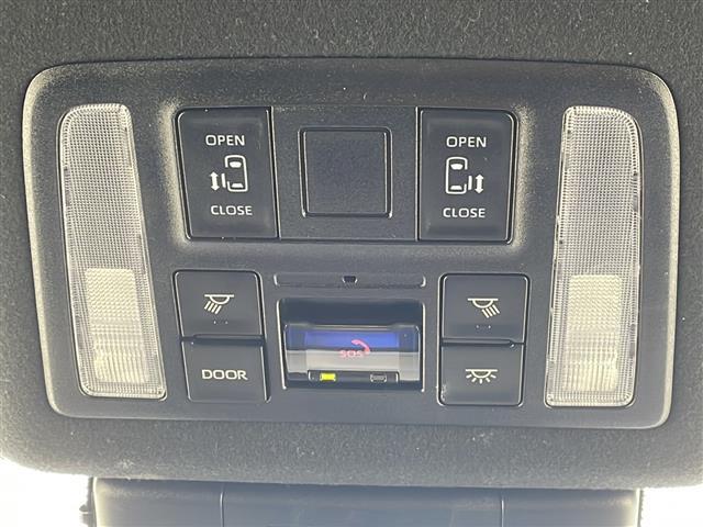 【後部座席操作部】後部座席を快適に過ごしていただくための便利な装備が付いています！