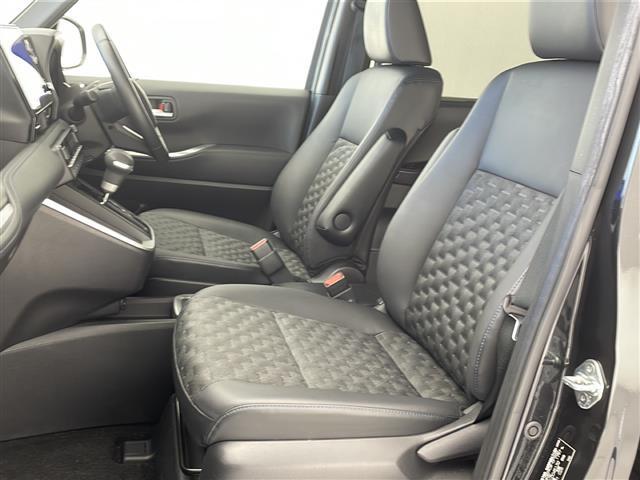 【助手席】きれいな助手席なので家族や友だちに乗ってもらっても安心です！