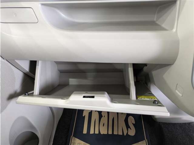 グローブボックスの収納もバッチリ