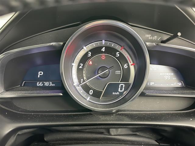 【スピードメーター】メーターがシンプルで見やすく運転しやすいですね！