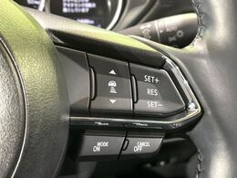 【マツダ・レーダークルーズコントロール】高速道路での長距離走行が楽に！自動で速度を保つクルーズコントロールが、衝突軽減システムと連携し、前方の車両を感知して車間を保つように速度調節してくれます！！