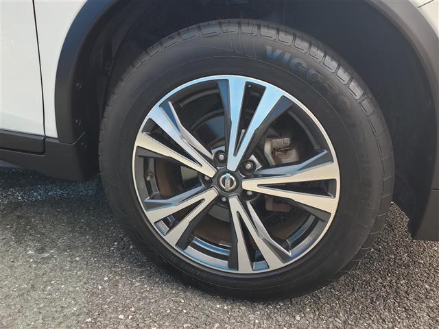気になる車はすぐにお問い合わせください！画面右側の0066から始まる無料ダイヤルからお問い合わせ下さい！専門スタッフがお車のご質問にお答えいたします！