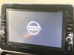 【大画面ナビ】人気の大型9インチナビを装備。存在感のある大画面はインパクト大！ナビ利用時のマップ表示は見やすく、テレビやDVDは臨場感がアップ！いつものドライブがグッと楽しくなります♪