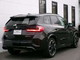 名鉄AUTOオリジナルコーティングMコートをはじめウインドフィルム施工、ドライブレコーダー取付、BMWパフォーマンスアクセサリーなど各種承ります。