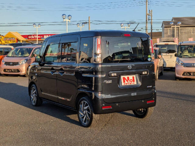 当店には国から許認可を得た認証工場を常設しております。車検や修理、整備等のメンテナンスで購入後もお付合いさせて頂くお客様がとても多いです。ぜひお困りの事があればご相談下さいね★