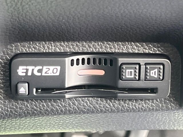 【ETC】高速道路の料金所をストレスなく通過！話題のスポットやサービスエリアに多い「スマートIC」利用時は必須のアイテムです。当店でセットアップを実施、ご納車当日からすぐにご利用いただけます！