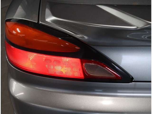 ★純正テールレンズ