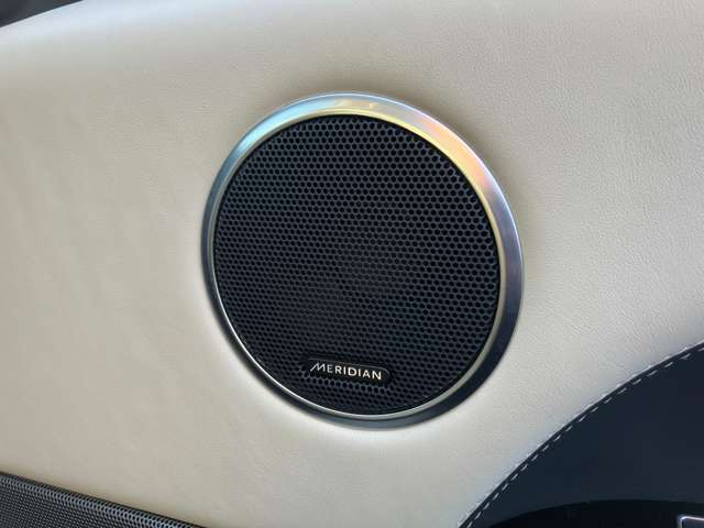 【MERIDIAN メーカーOP ￥70,000-】低音から高音までをクリアに再現し車内に臨場感溢れる音響空間を提供致します。