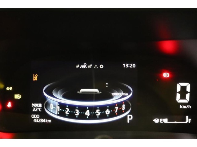 マルチインフォメーションディスプレイ付きのメーターです！エコ運転へ導く多彩な情報を表示してくれます。
