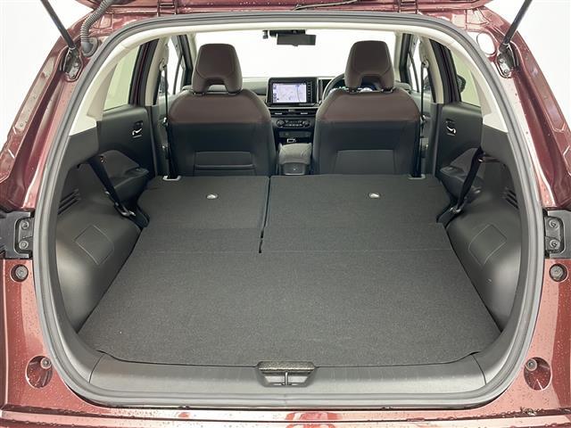 【シートアレンジ】乗せる人数、荷物によってシートをアレンジすれば、ダンボールなどの大きい荷物や、釣り具などの長尺物も載せられそうですね！
