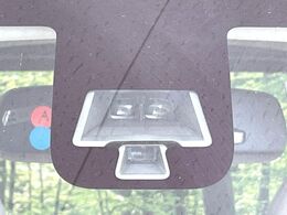 【インテリジェントエマージェンシーブレーキ】フロントカメラで前方の車両や歩行者を検知。衝突しそうな時は衝突被害軽減ブレーキが作動、衝突回避をサポート。より安全にドライブをお楽しみいただけます。