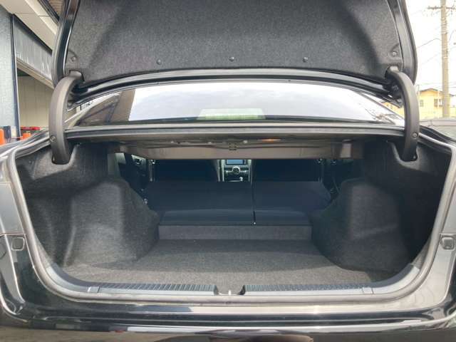 大きな荷物もラクラクに載せられる広々なスペース♪お買い物や旅行などお客様のニーズに合わせてピッタリなお車探しをお手伝いします！【町の車屋さん】【業界経験豊富】【クルマ屋さん】
