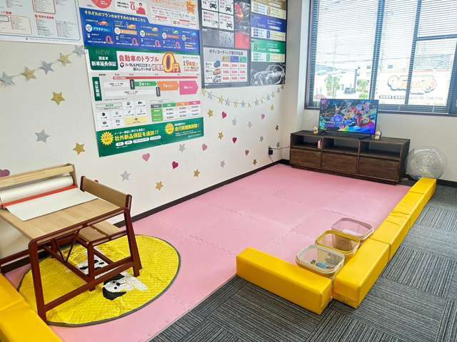 港店2階に任天堂スイッチ完備のキッズスペースをご用意しております！！お子様連れでもゆっくりお過ごしいただけます！