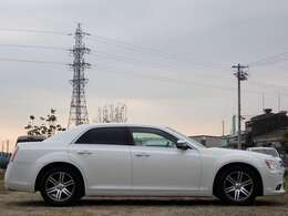 右側面の状態です。とてもキレイな状態です。