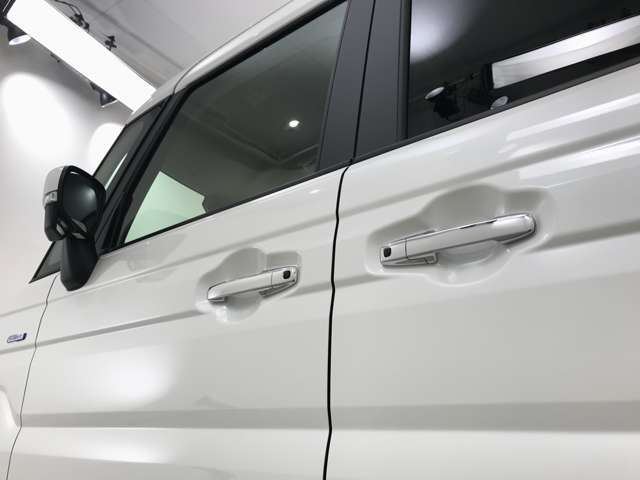 ご購入後のメンテナンス・車検も当店におまかせください！カフェのような空間でゆっくりおくつろぎ頂けますよ！