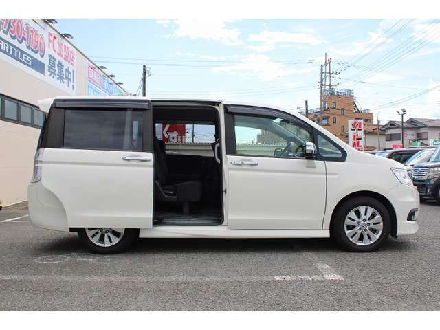 納車前には指定工場でしっかりとした整備を行いお客様に安心してお乗り頂ける様に心掛けています。だからできるカートルズは100％全車保証付き！「いいクルマ」と言われたい！を実現する為に日々取り組んでます。