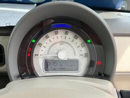 メーターパネルはホワイト加飾のオシャレなデザインを採用！