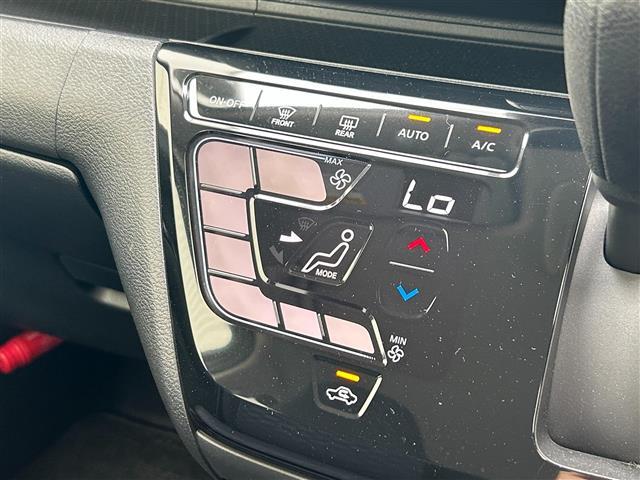 【オートエアコン】車内温度を感知して自動で温度調整をしてくれるのでいつでも快適な車内空間を創り上げます。