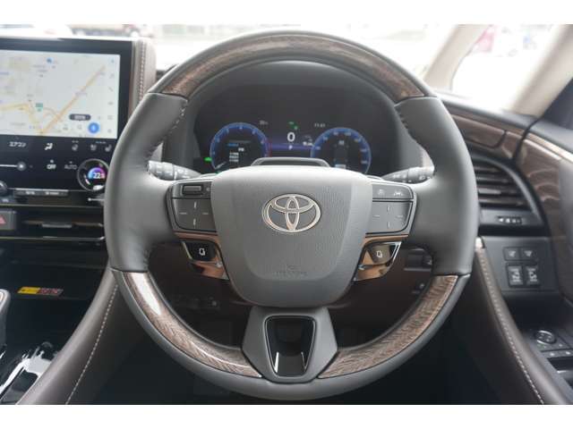 見晴らしの良いコクピットは広い範囲を見渡すことが可能で、リラックスして運転できます！