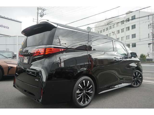 ご質問不明点あればお気軽にスタッフにご連絡ください☆お電話は072-623-9000まで。専門店だからこその熟練したスタッフが、お客様に最適な一台をご案内いたします。