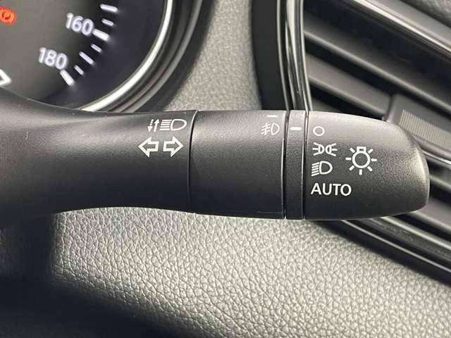 【運転席操作部】快適なドライブを楽しむための機能が装備されています！運転席から触れるので、使いやすいです！除菌プランいれていただくと、さらに清潔で安心していただけます！