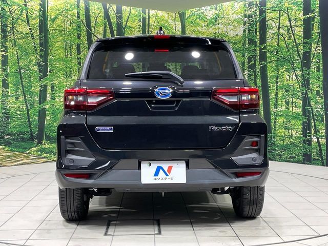 安心の最長10年・走行無制限保証（有償）をご用意。保証内容も充実はもちろん、無料点検＆オイル交換や、年中無休の全国・24時間ロードサービスも付帯されておりますのでご安心下さい。