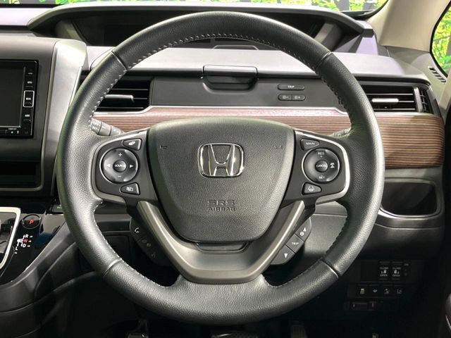 【アダプティブクルーズコントロール】高速道路での長距離走行が楽に！！自動で速度を保つクルーズコントロールが、衝突軽減システムと連携し、前方の車両を感知して車間を保つように速度調節してくれます！！