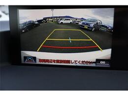 バックモニター付ですので、車庫入れも駐車もラクラクです。