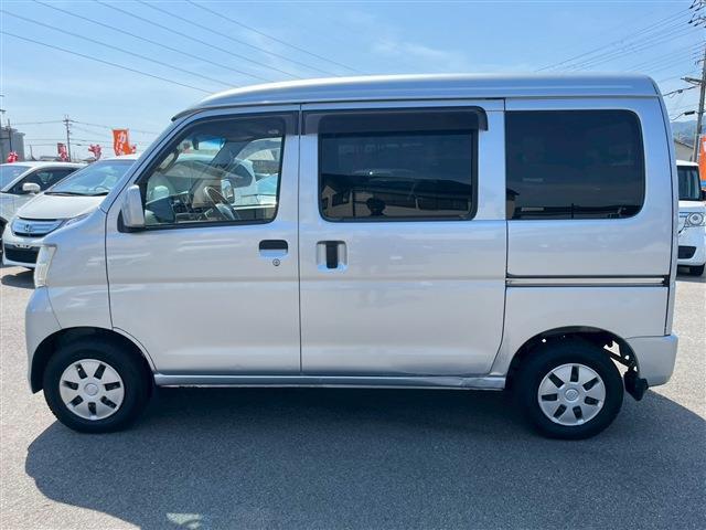☆フォグライト☆濃霧が発生し運転が困難に感じる際に使う補助灯としての役割があり運転をサポートしてくれます♪
