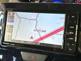 【ナビゲーション】使いやすいナビで目的地までしっかり案内してくれます。各種オーディオ再生機能も充実しており、お車の運転がさらに楽しくなります！！