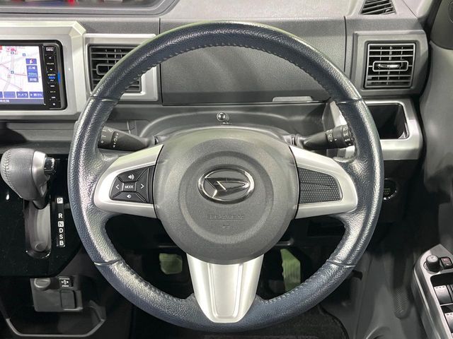 【ステアリングスイッチ】運転中、前方から目線をそらすことなく、オーディオ等の操作が可能な便利機能！安心＆快適なドライブを演出してくれます♪