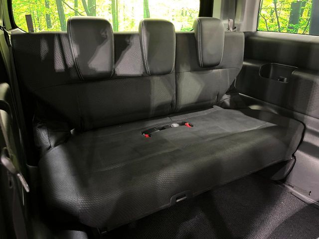 3列目シートはもちろん状態良好☆大人でもゆったりと座って頂けますので、大人数でのお出かけもラクラクです♪ご家族で、気の知れた仲間で、ドライブに行くのが楽しみですね♪
