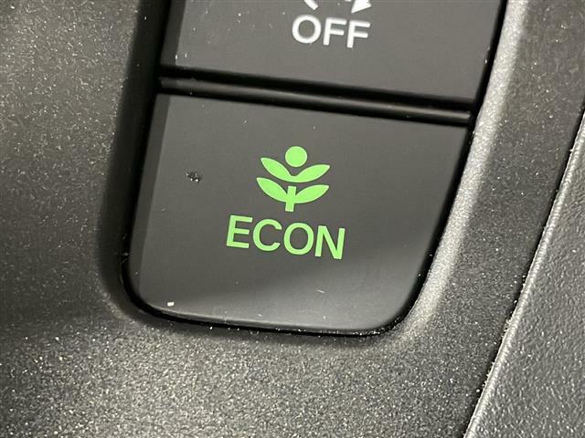 【ECON】ECOモード♪運転の仕方によるロスを抑え込み燃費を良くするように働く機能になります！