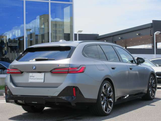 名鉄AUTOオリジナルコーティングMコートをはじめウインドフィルム施工、ドライブレコーダー取付、BMWパフォーマンスアクセサリーなど各種承ります。