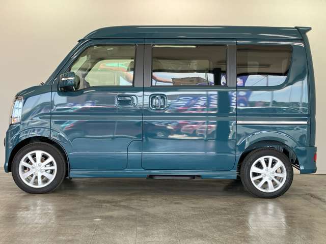 当店は16号線沿いにあります。「軽」未使用車専門店と書かれている赤色の看板が目印です。