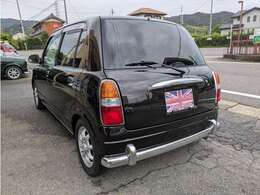 5面スモーク付きのミラジーノになります。日差しを軽減してくれます！