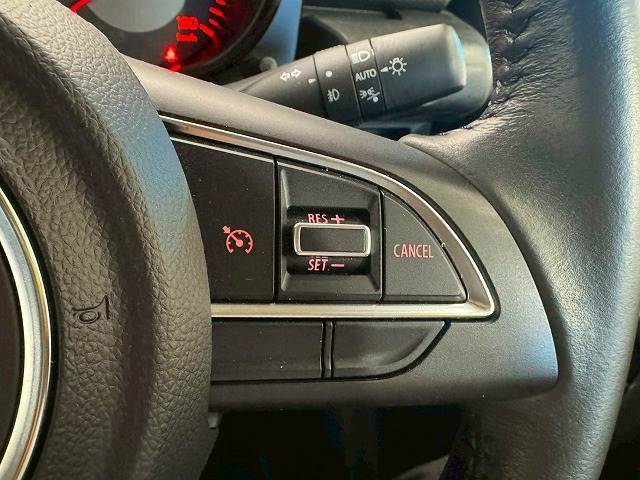 【クルーズコントロール】装備車両です。遠距離ドライブの高速道路などでは大活躍で疲労軽減に役立ちます。
