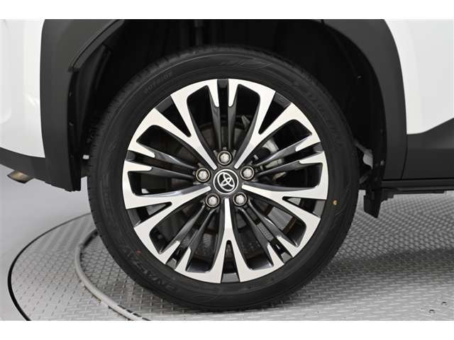 18インチ　純正アルミホイールです。