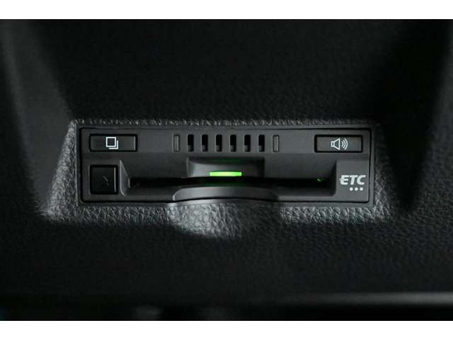 ETC車載器です。　高速・有料道路の料金をキャッシュレス、スムーズに通過できます。