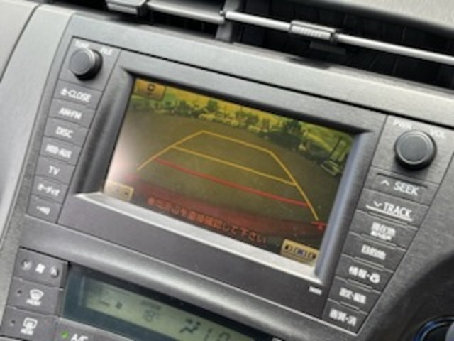 バックモニター装備で、駐車も安心ですね♪