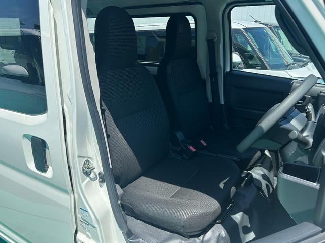 ゆったりとした運転席です！