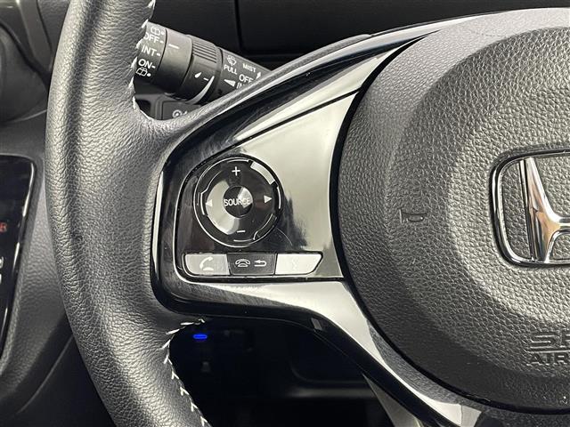 【運転席操作部】快適なドライブを楽しむための機能が装備されています！運転席から触れるので、使いやすいです！除菌プランいれていただくと、さらに清潔で安心していただけます！