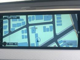 ●純正ナビ:一体感のあるナビは、高級感ある車内を演出してくれます。Bluetooth再生などオーディオ機能も充実しておりますので、運転もより楽しめます♪