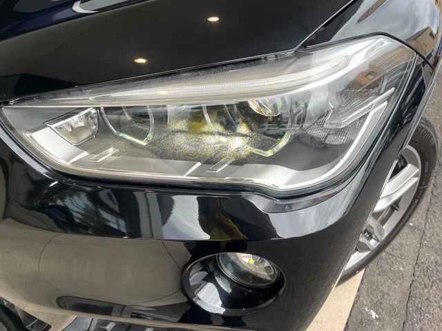 ●LEDヘッドライト：夜間走行時も良好な視界を確保し安心して運転できる高輝度LEDヘッドライトを装備！点灯速度が早く、消費電力も抑えられています。