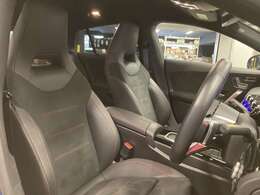 全国へのご納車を承っておりますので遠隔地のお客様にもご安心いただけます。（費用に関しましては、別途お見積りさせていただきます。）勿論、日本全国の正規ディーラーにて保証が受けられます。