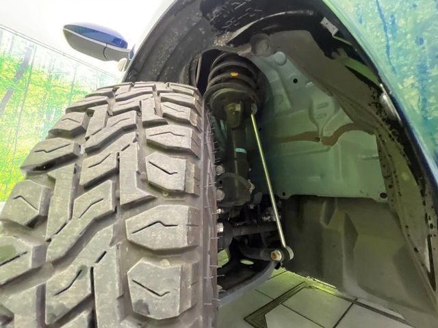 お車を安心してお乗りいただく為には、足回りの定期点検が欠かせません。サービスサポート（有償保証）では無料点検もご提供しており、安心のカーライフをお過ごしいただけるサポート体制が整っています。