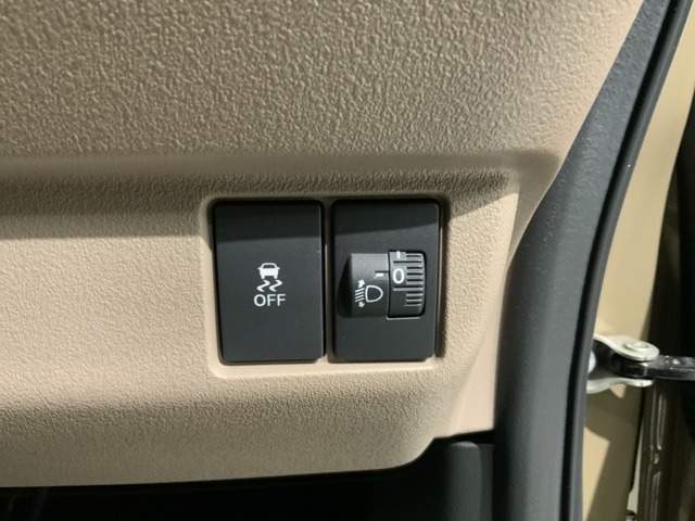 横滑り防止装置がついています。いざという時に安心ですね。