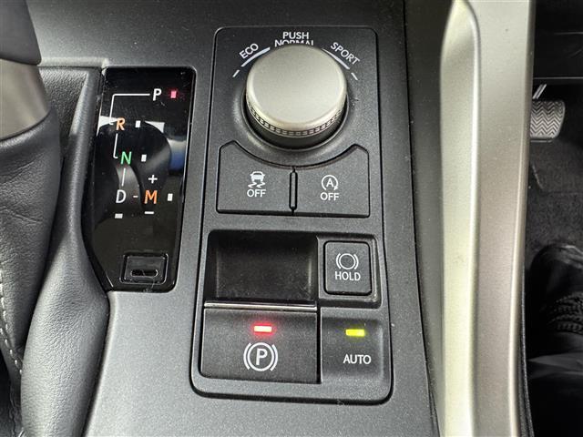 【運転席操作部】快適なドライブを楽しむための機能が装備されています！運転席から触れるので、使いやすいです！除菌プランいれていただくと、さらに清潔で安心していただけます！