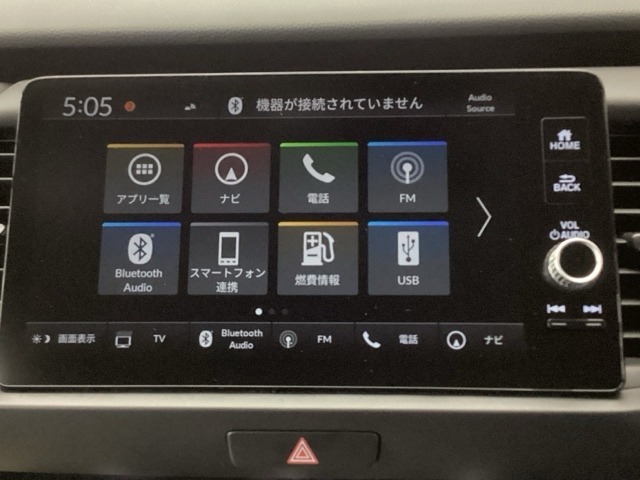 お持ちのスマートフォンと連携して、ナビやBluetoothでの音楽再生が可能です。デザインはもちろん、操作性も良好です。