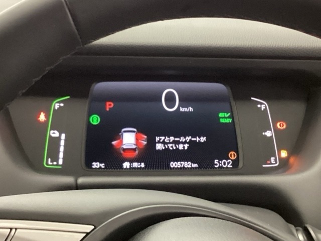 速度計周りもデザインがイイですよ！